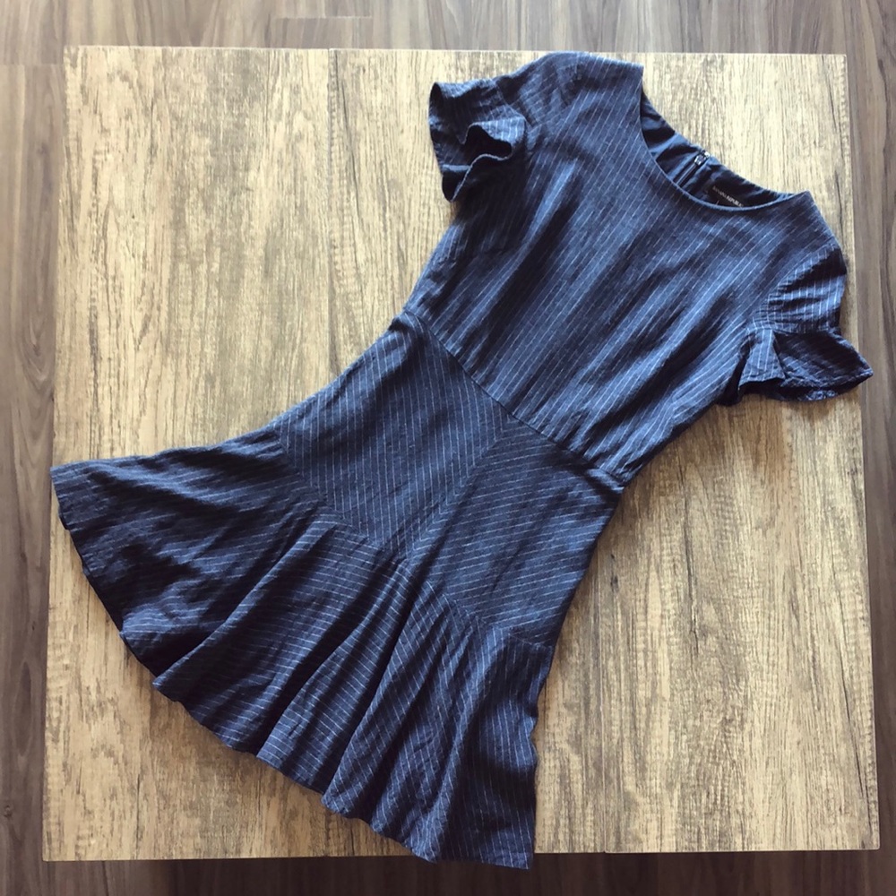5 for $25 🛍 Blue Pinstripe Banana Republic Dress